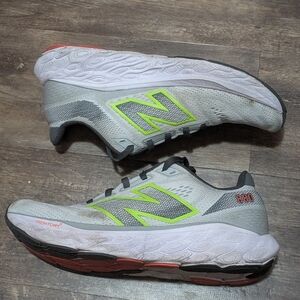 W New Balance 880v14 Size 8